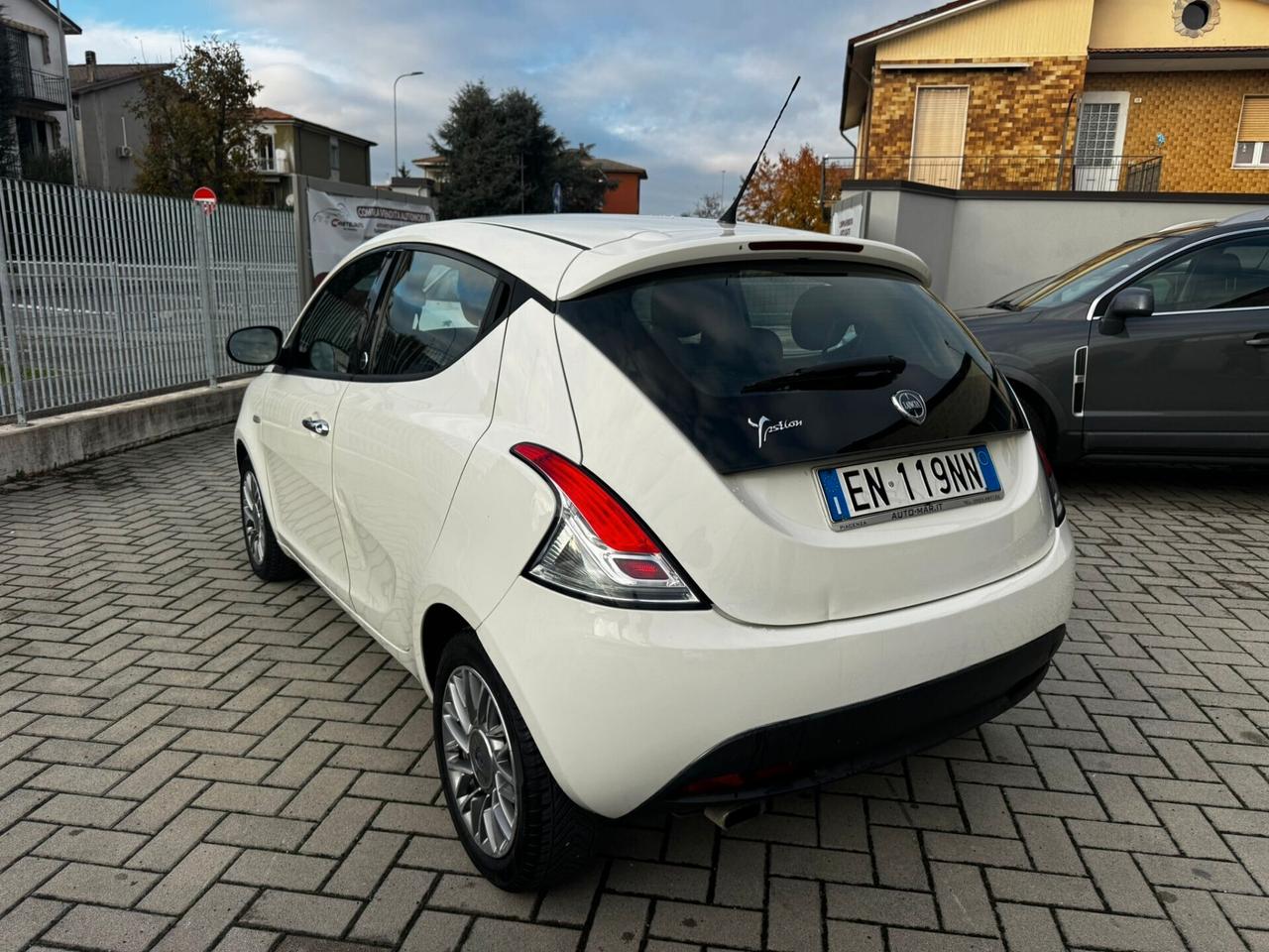 Lancia Ypsilon 1.2 69 CV 5 porte GPL Ecochic Gold