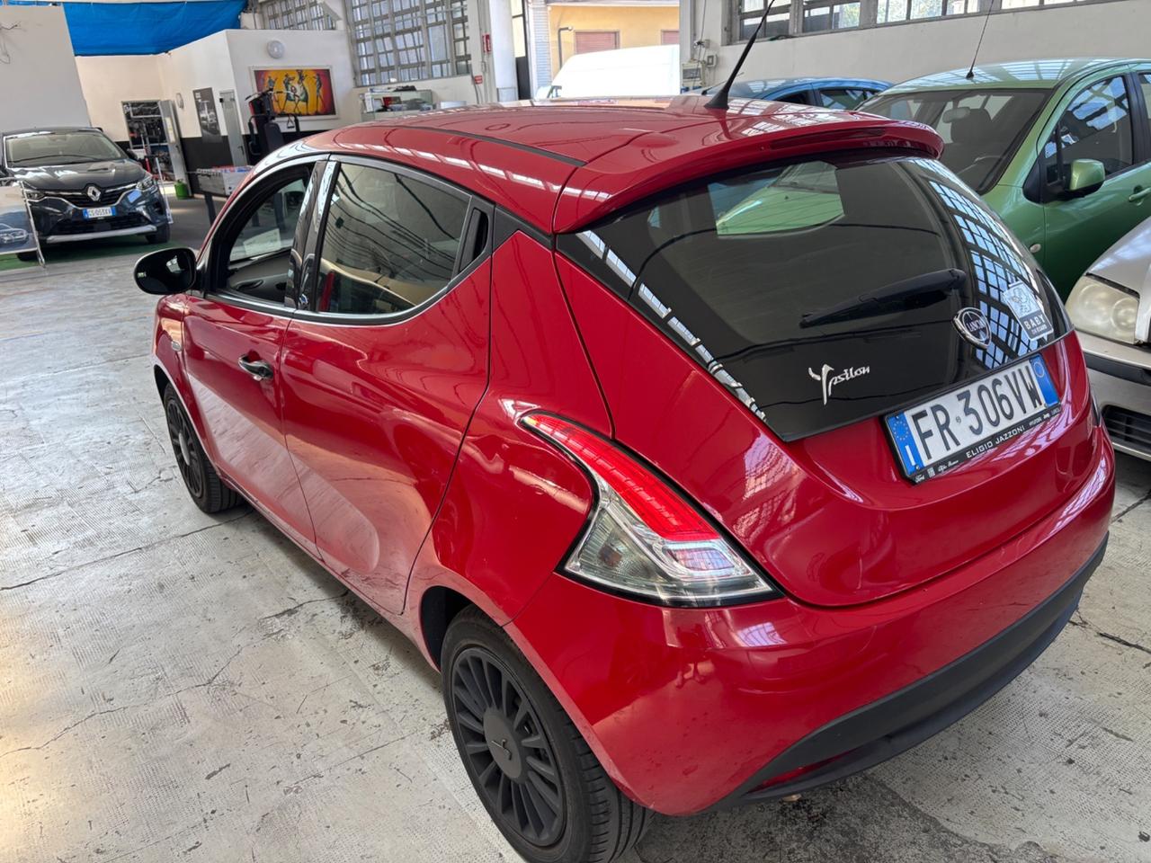 Lancia Ypsilon 1.2 69 CV 5 porte S&S Platinum