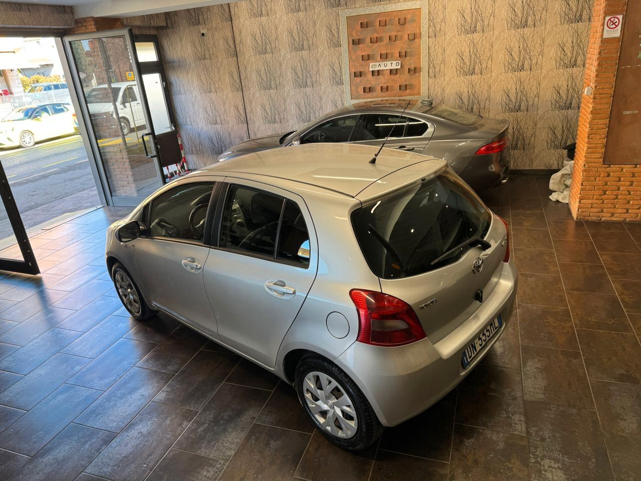 Toyota Yaris 1.3 5 porte Sol