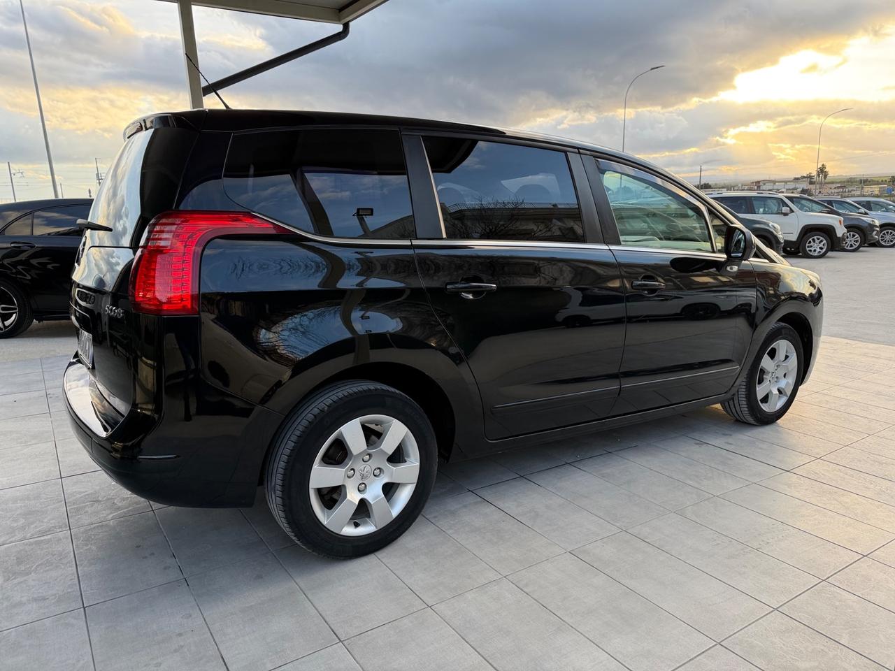 Peugeot 5008 1.6 HDi 112CV Premium