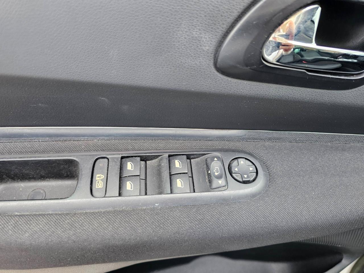 PEUGEOT 3008 1.6 HDI 112CV ACCESS PREMIUM AUTO