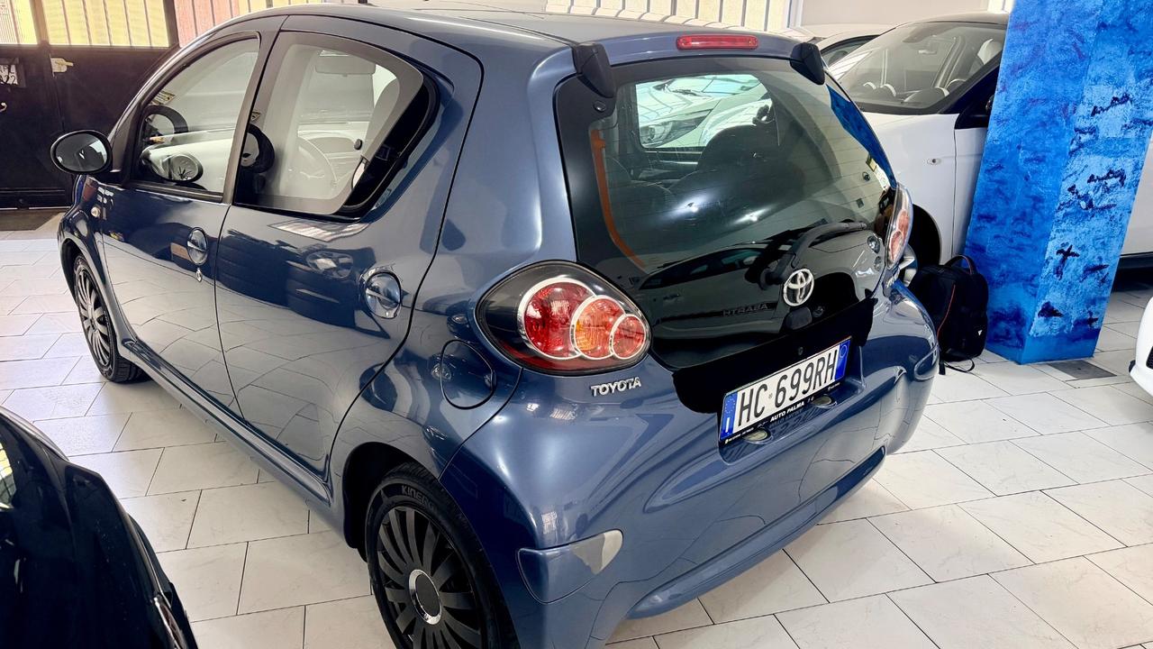 Toyota Aygo 1.0 12V VVT-i 5 porte Sol