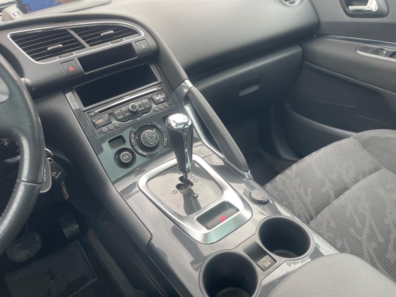 Peugeot 3008 1.6 e-HDi 112CV cambio robotizzato Stop&Start Allure