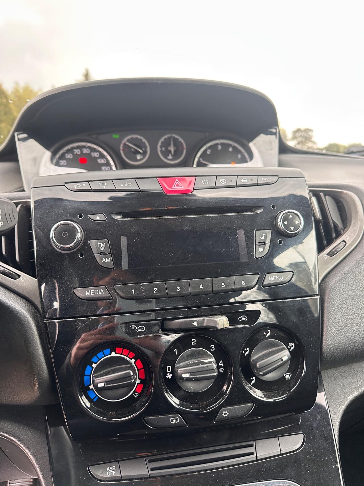 Lancia Ypsilon 1.2 69 CV 5 porte -mod.2012