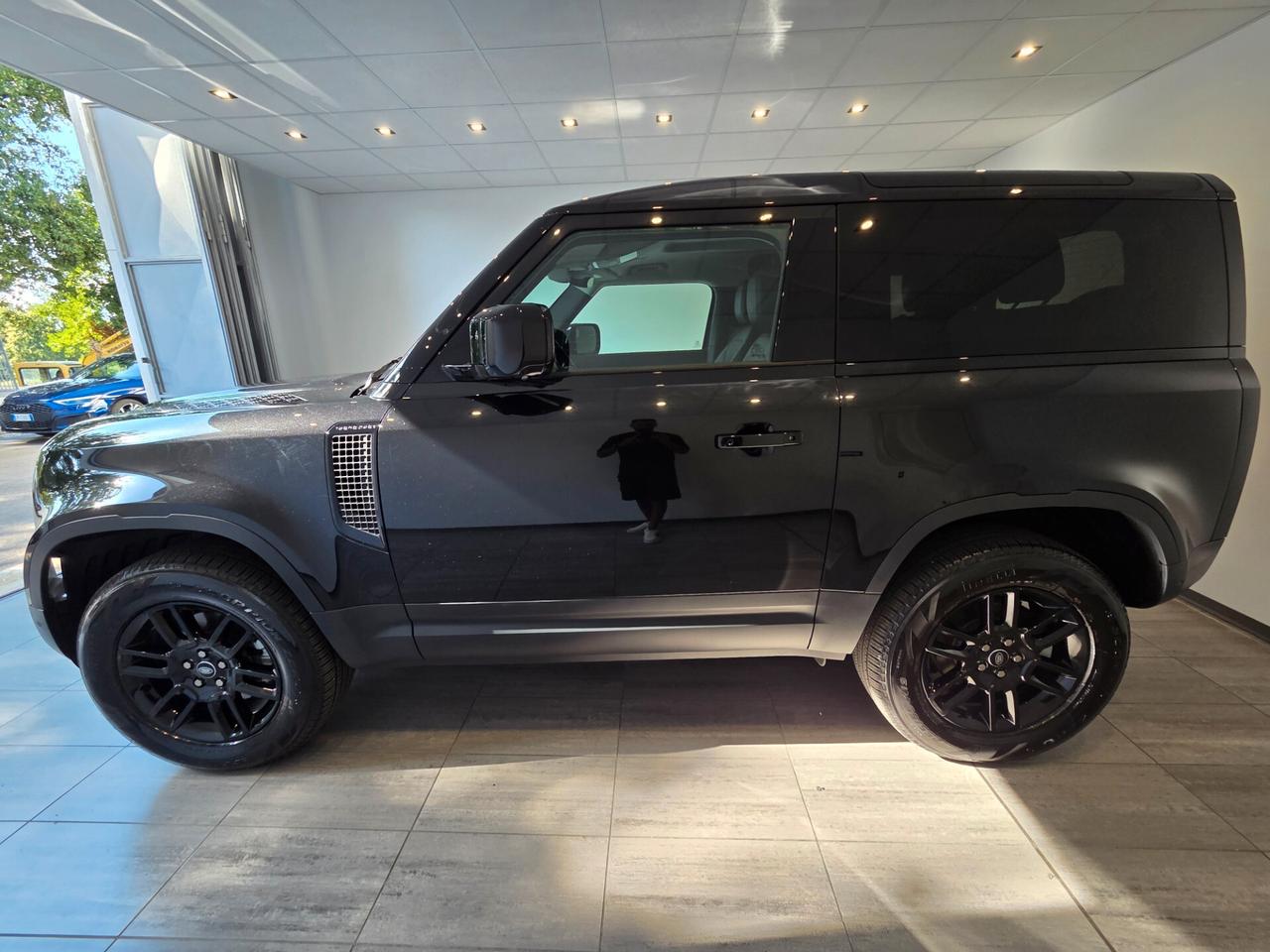 Land Rover Defender 90 3.0D I6 AWD Auto X-Dynamic SE