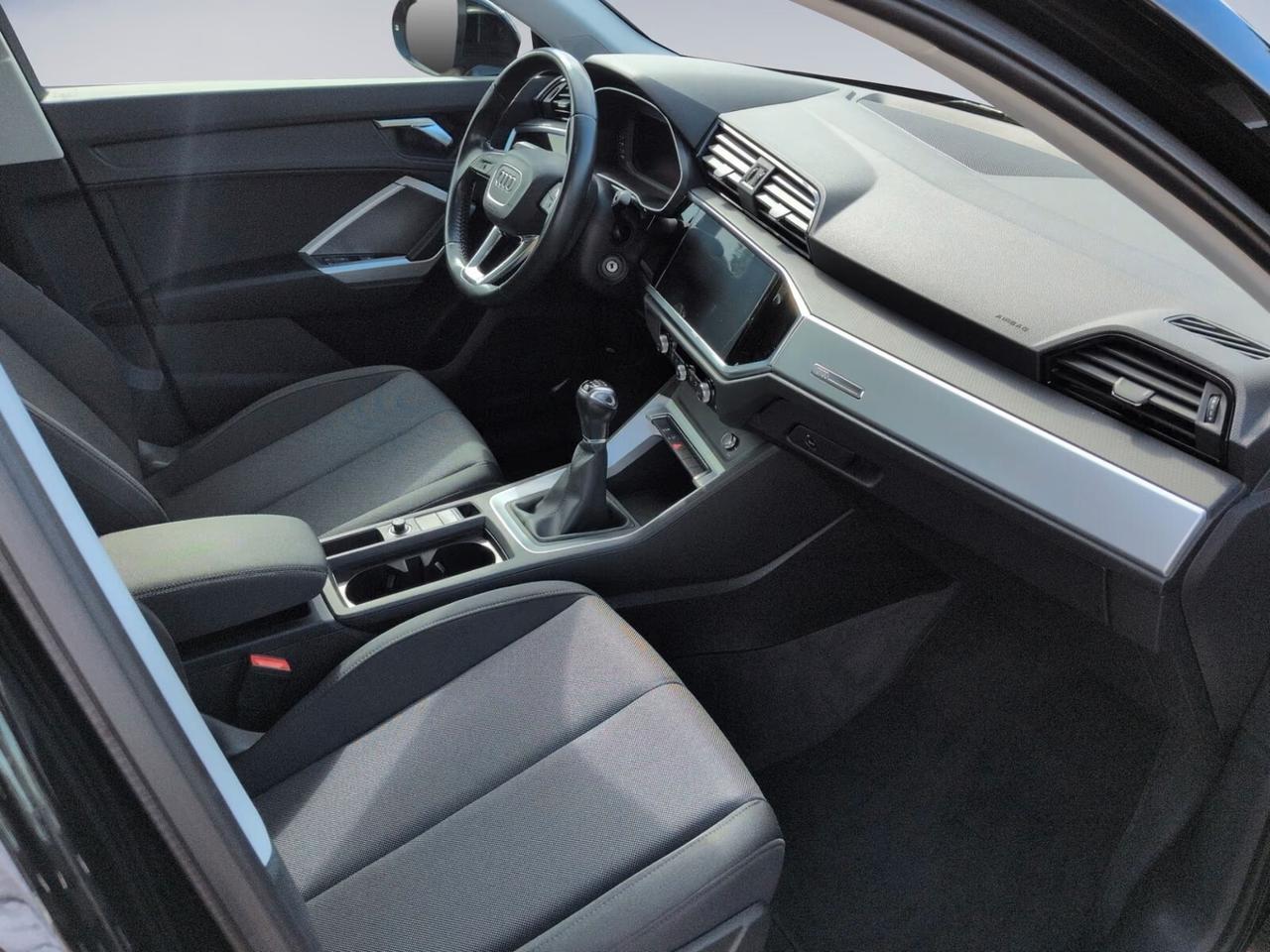 Audi Q3 35 TFSI Business Advanced