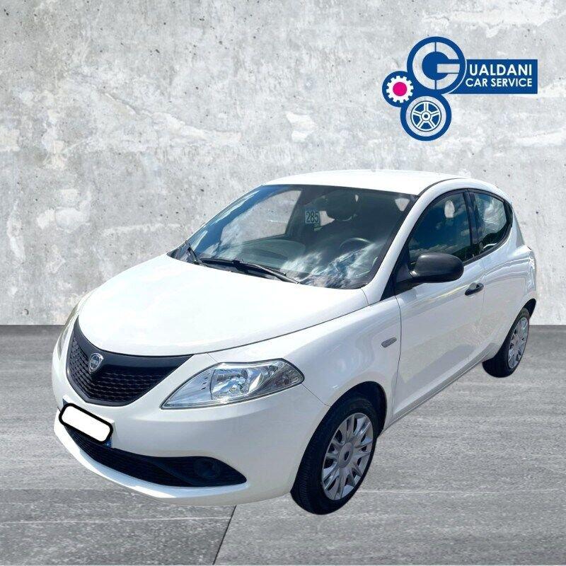 Lancia Ypsilon Ypsilon 1.0 FireFly 5 porte S&S Hybrid Ecochic Silver