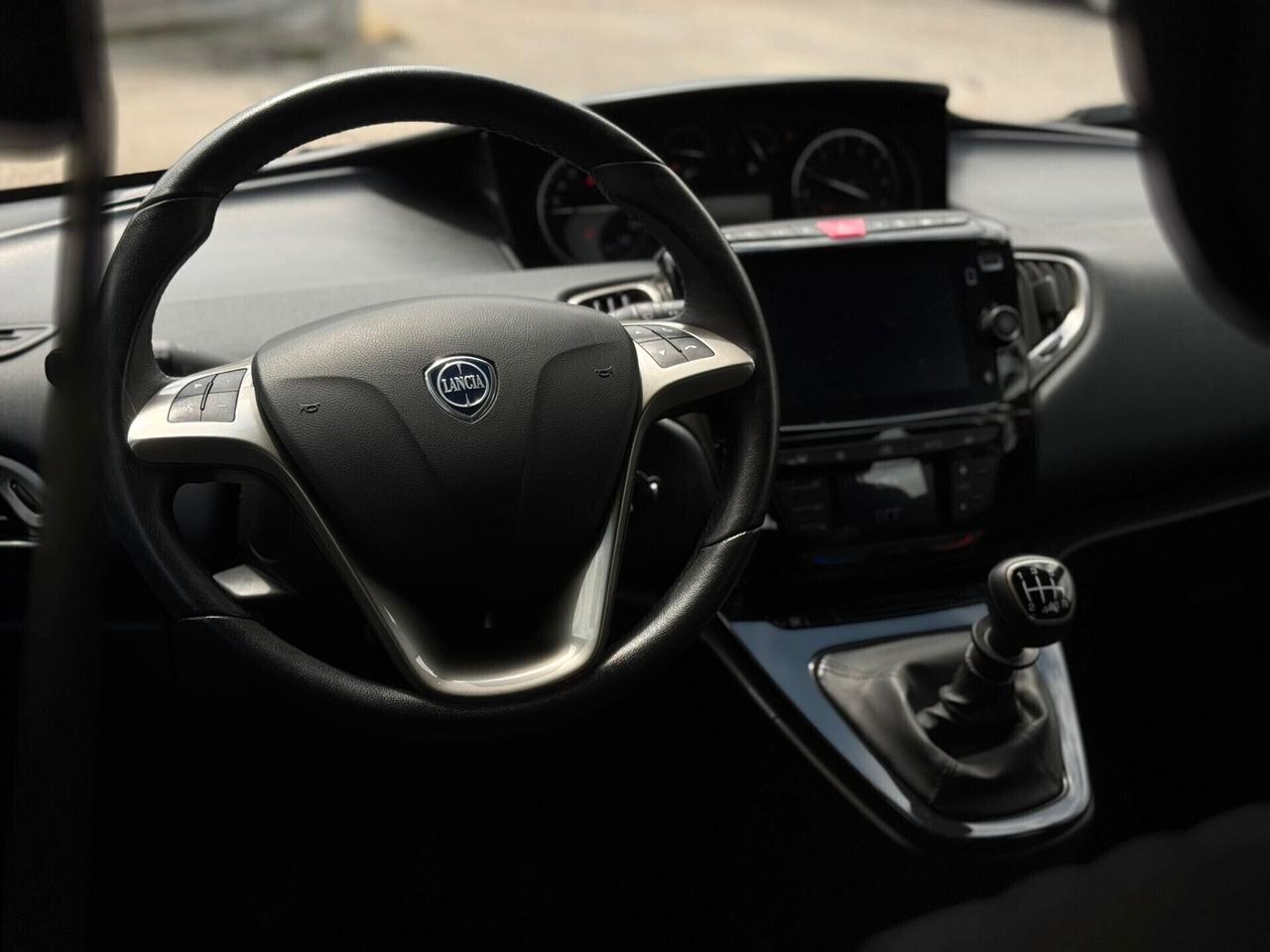Lancia Ypsilon 1.0 FireFly 5 porte S&S Hybrid Gold