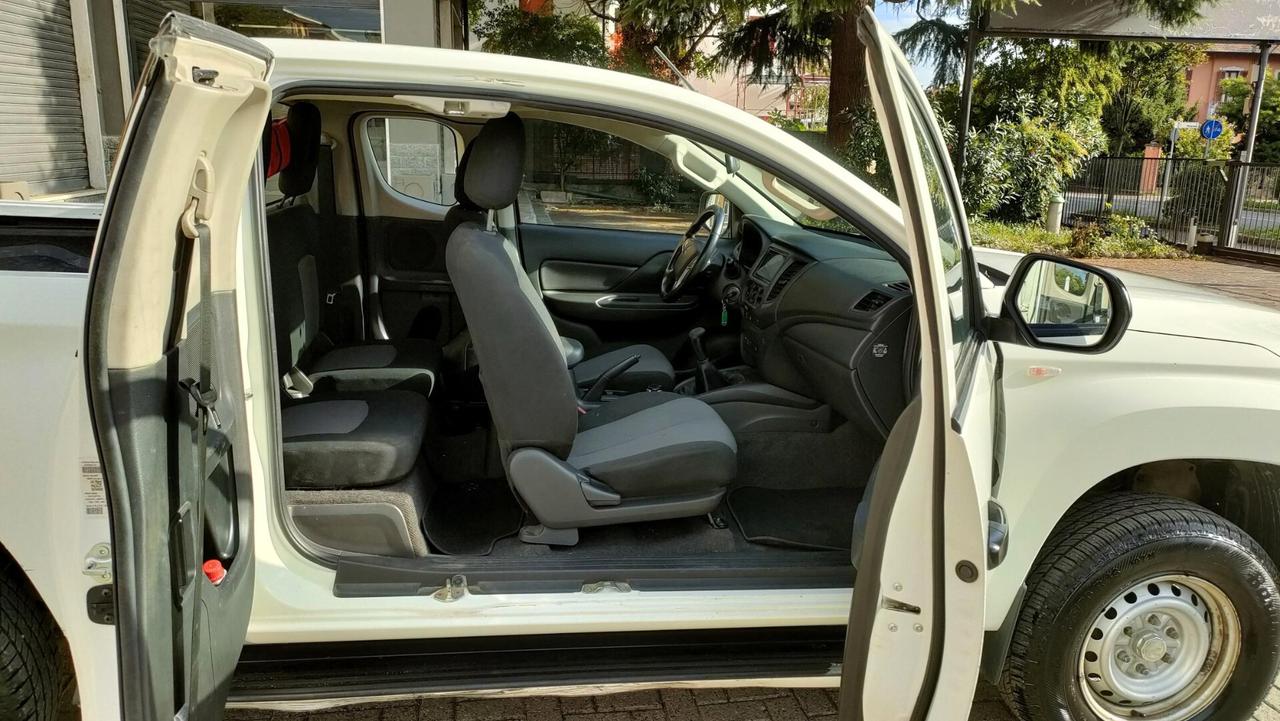 Mitsubishi L200 2.3 D Club Cab 4x4 Super Select Intense
