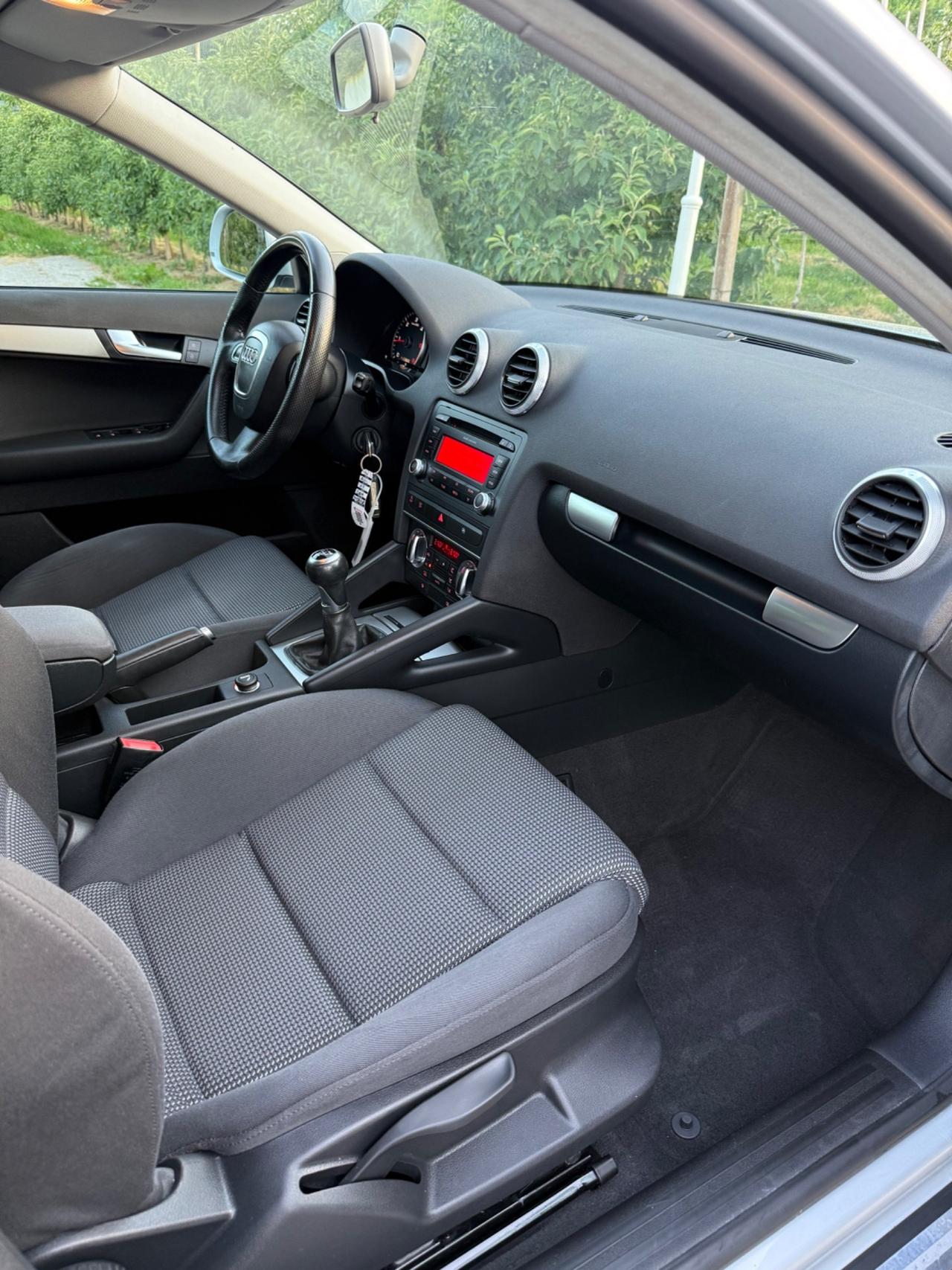 Audi A3 SPB 1.6 TDI 105 CV CR Ambition