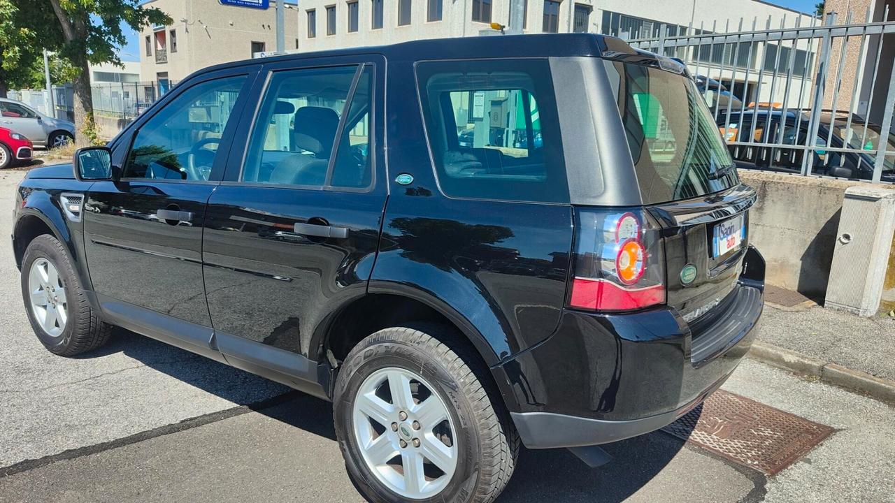 Land Rover Freelander 2.2 TD4 S.W. SE