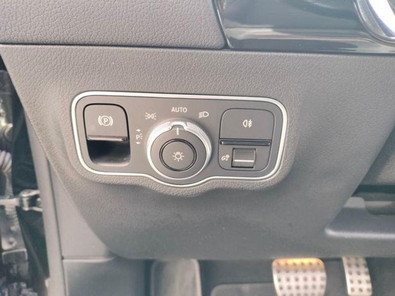 Mercedes-Benz GLA GLA 200 d Premium auto