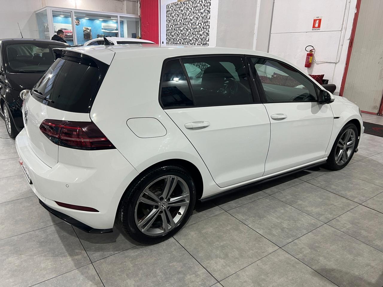 Volkswagen Golf 1.6 116 CV - R-LINE - 2017