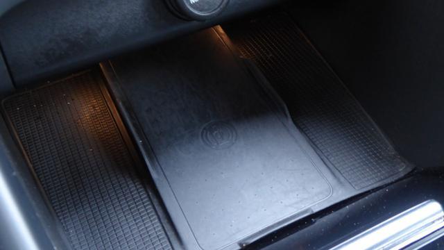 VOLVO XC40 B3 automatico Plus Dark