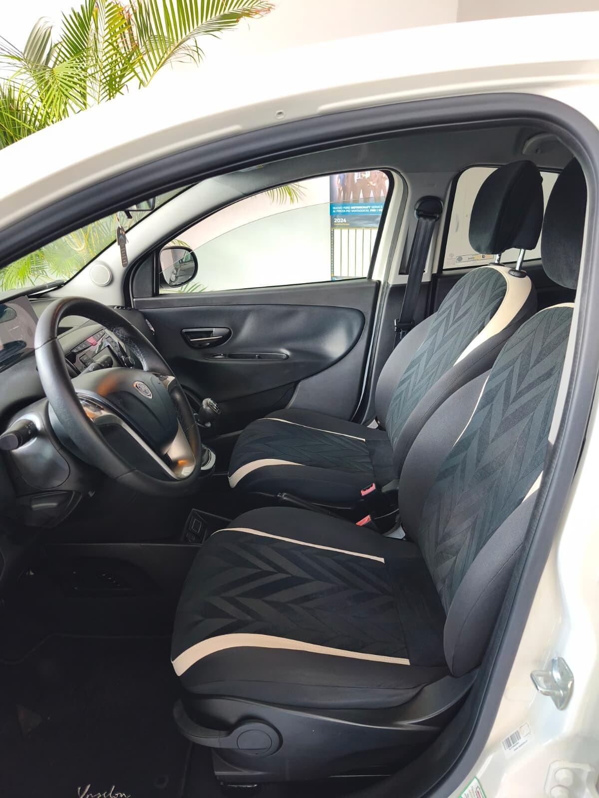 Lancia Ypsilon
