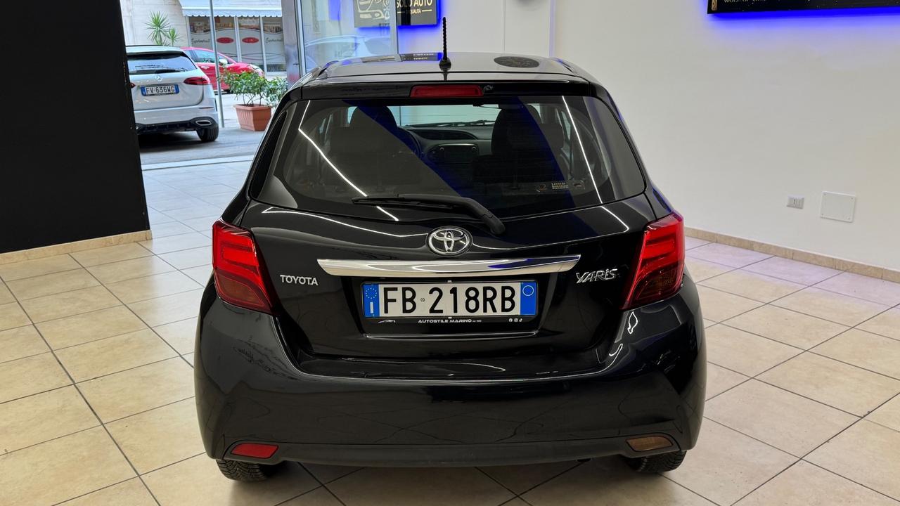Toyota Yaris 1.4 D-4D 5 porte Lounge-2016