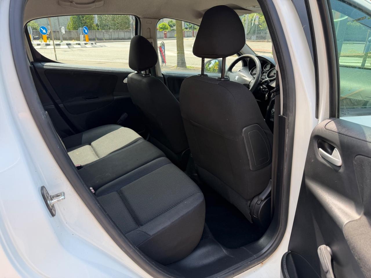 Peugeot 207 BENZINA / GPL OK NEO