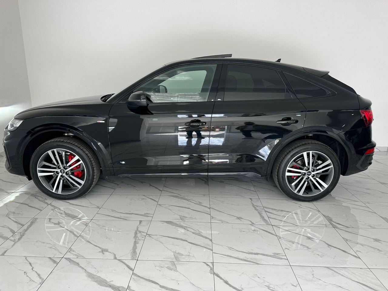 AUDI Q5 SPORTBACK S-LINE BLACK EDITION