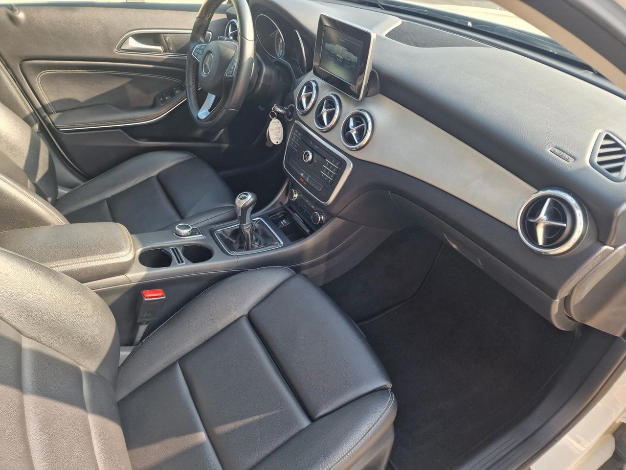 Mercedes-benz GLA 200 d Premium