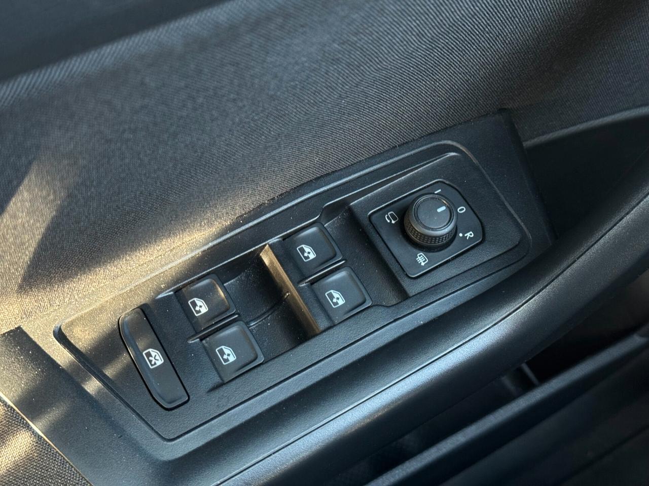 WOLKSWAGEN T-ROC 1.5cc 150Cv R-Line *IVA* WRAPPATO