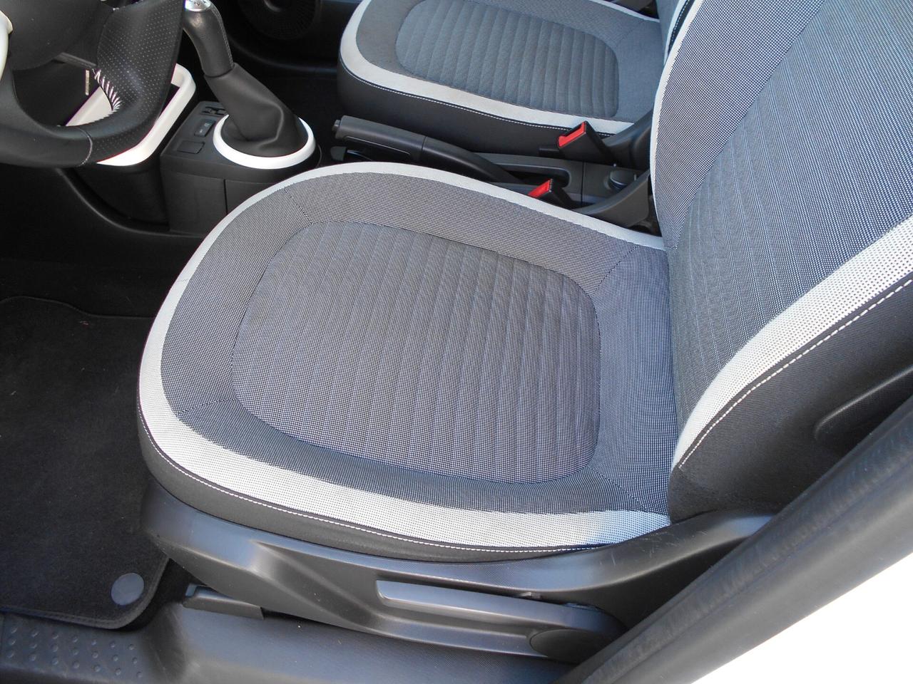 RENAULT TWINGO 1.0 SCE