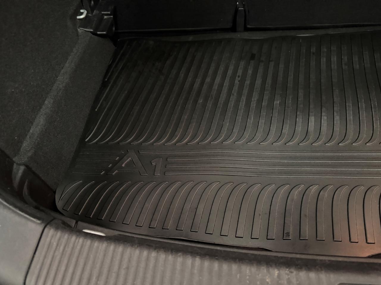 Audi A1 1.6 TDI S line edition plus