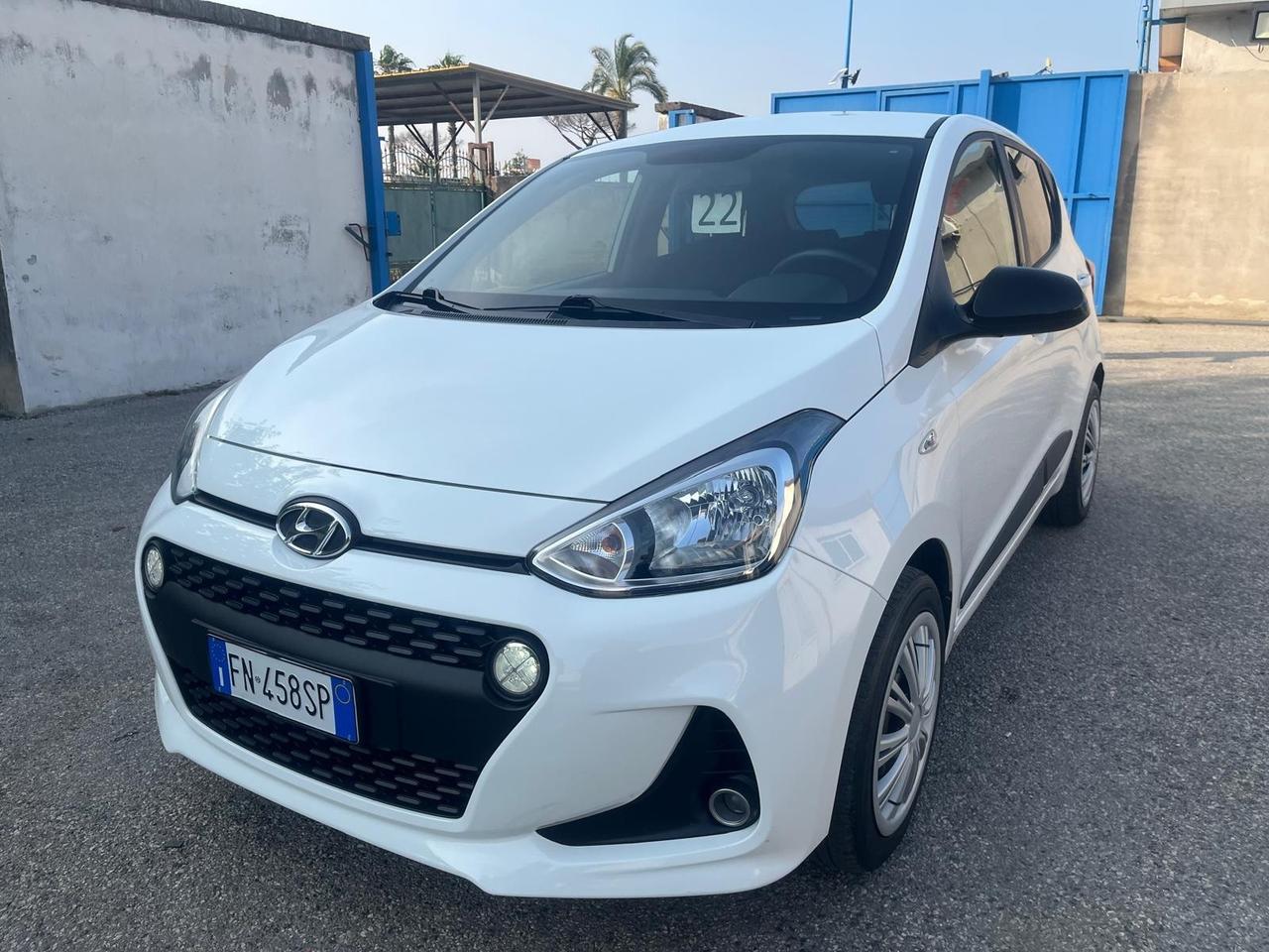 Hyundai i10-1.0 benz/cv 65- full -2018