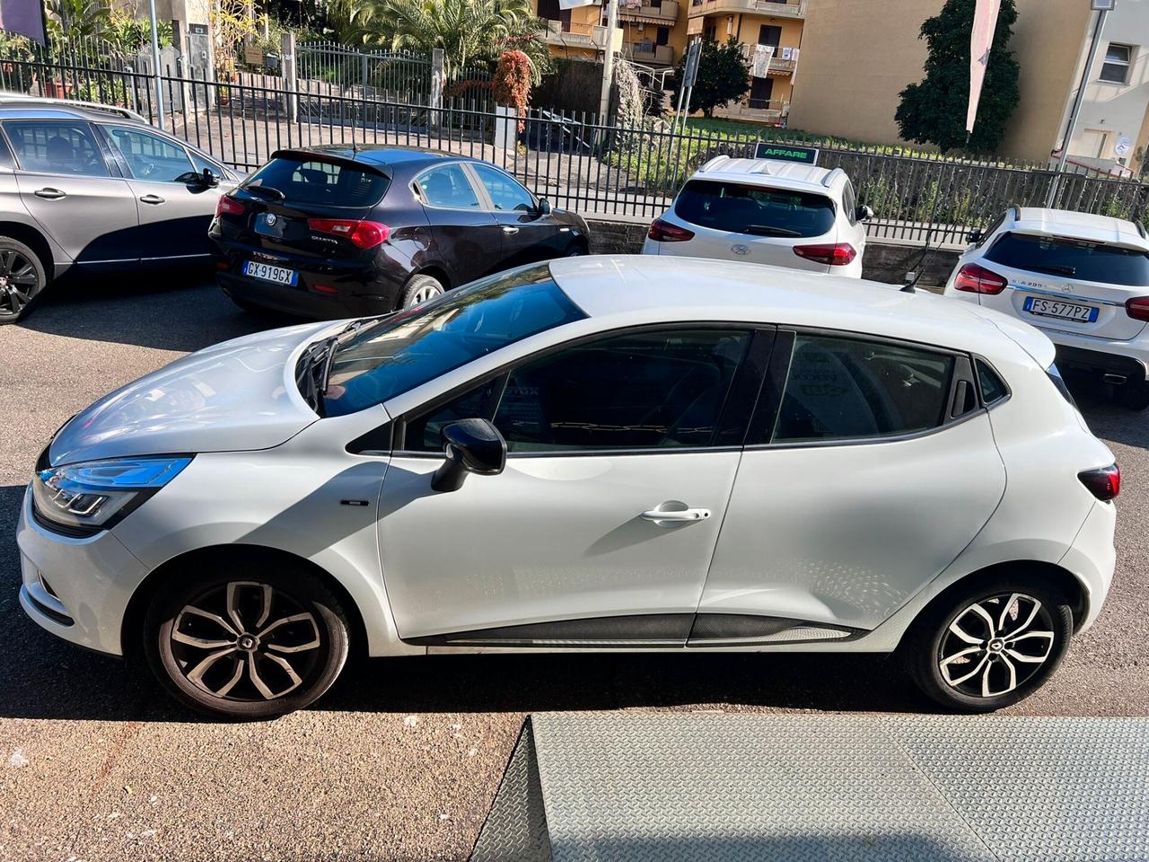 Renault Clio dCi 8V 75 CV 5 porte Moschino Zen