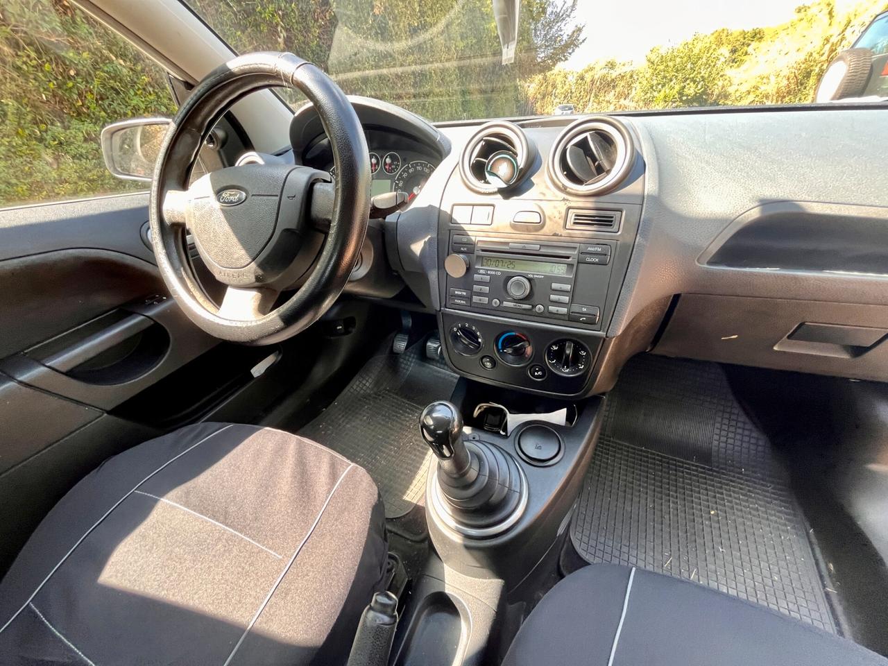 Ford Fiesta 1.2 16V 5p. Ghia