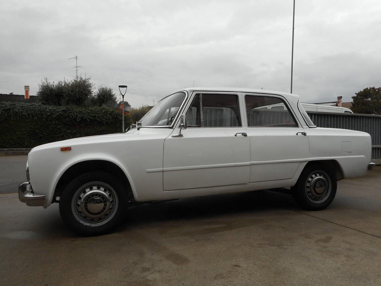 Alfa Romeo Giulia 1300 Ti