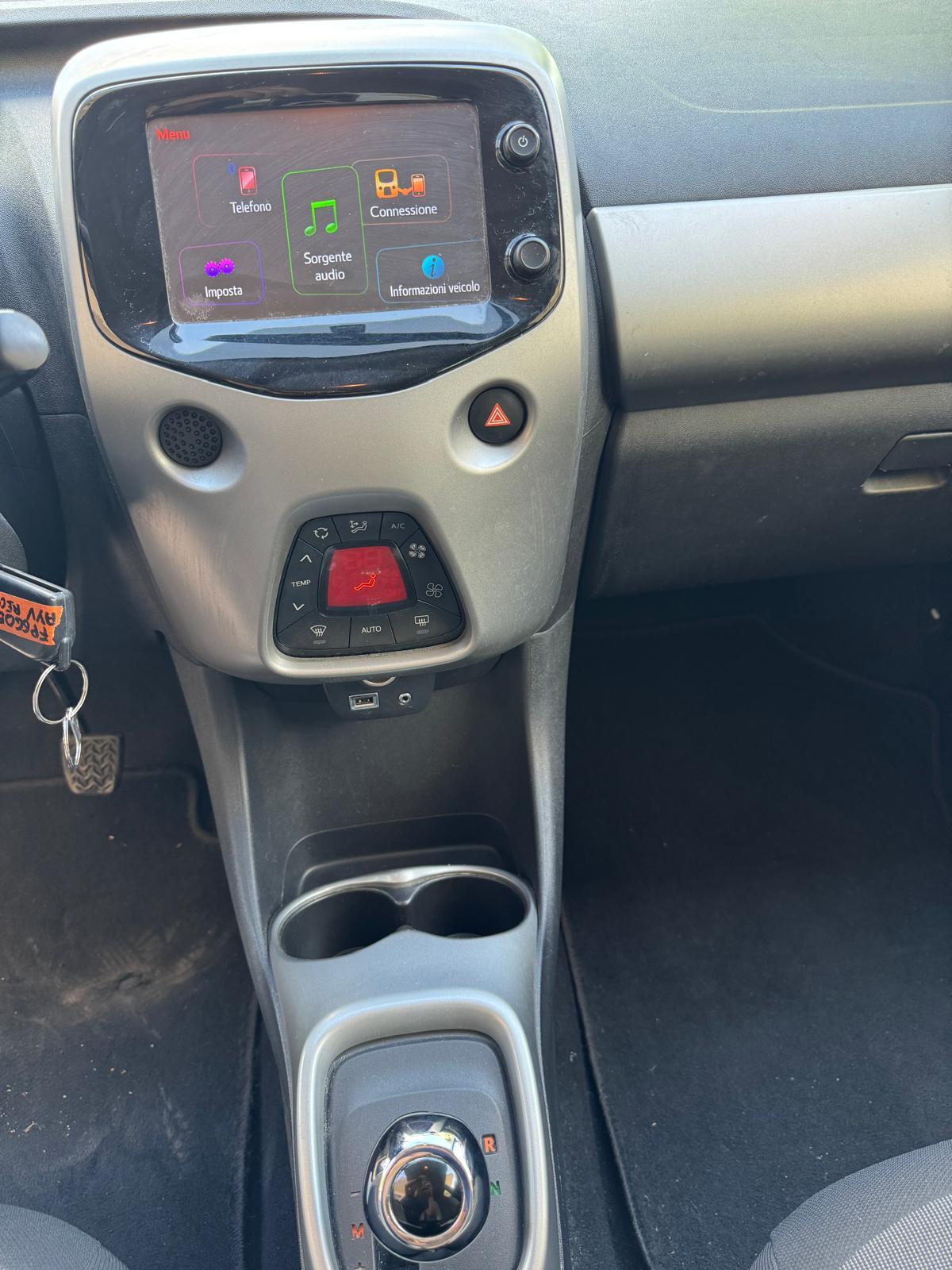 Toyota Aygo 1.0 VVT-i 69 CV 5 porte x-business MMT