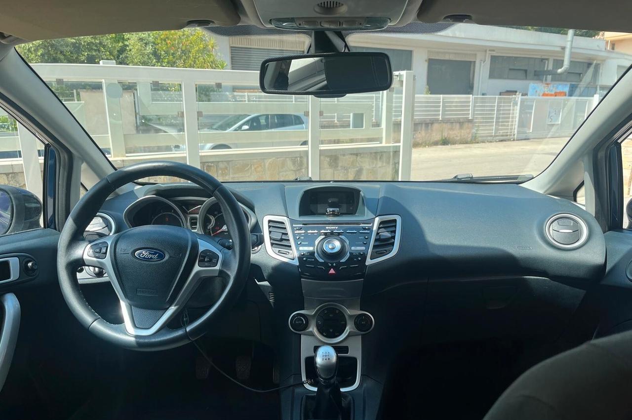 Ford Fiesta Titanium 1.4 5 porte Bz.- GPL