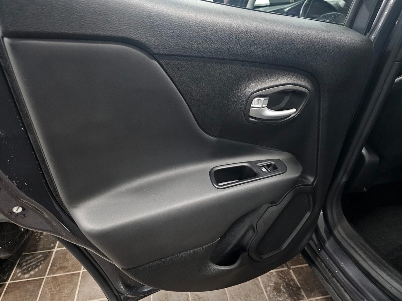 NUOVA JEEP RENEGADE LIMITED BLACK LINE 1.6 MJT 130CV MY24. ITALIANA PRONTA CONSEGNA.