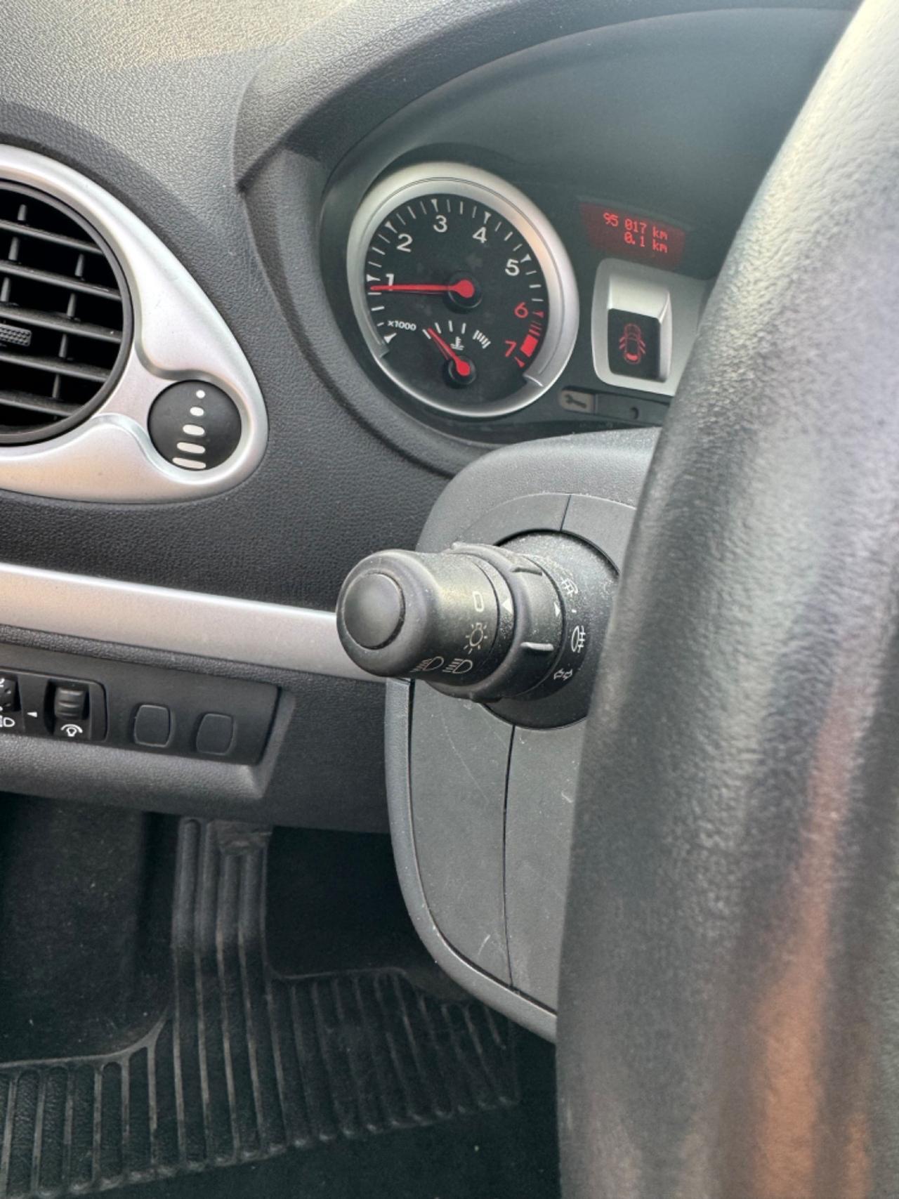 Renault Clio 1.2 16V 5 porte GPL Dynamique