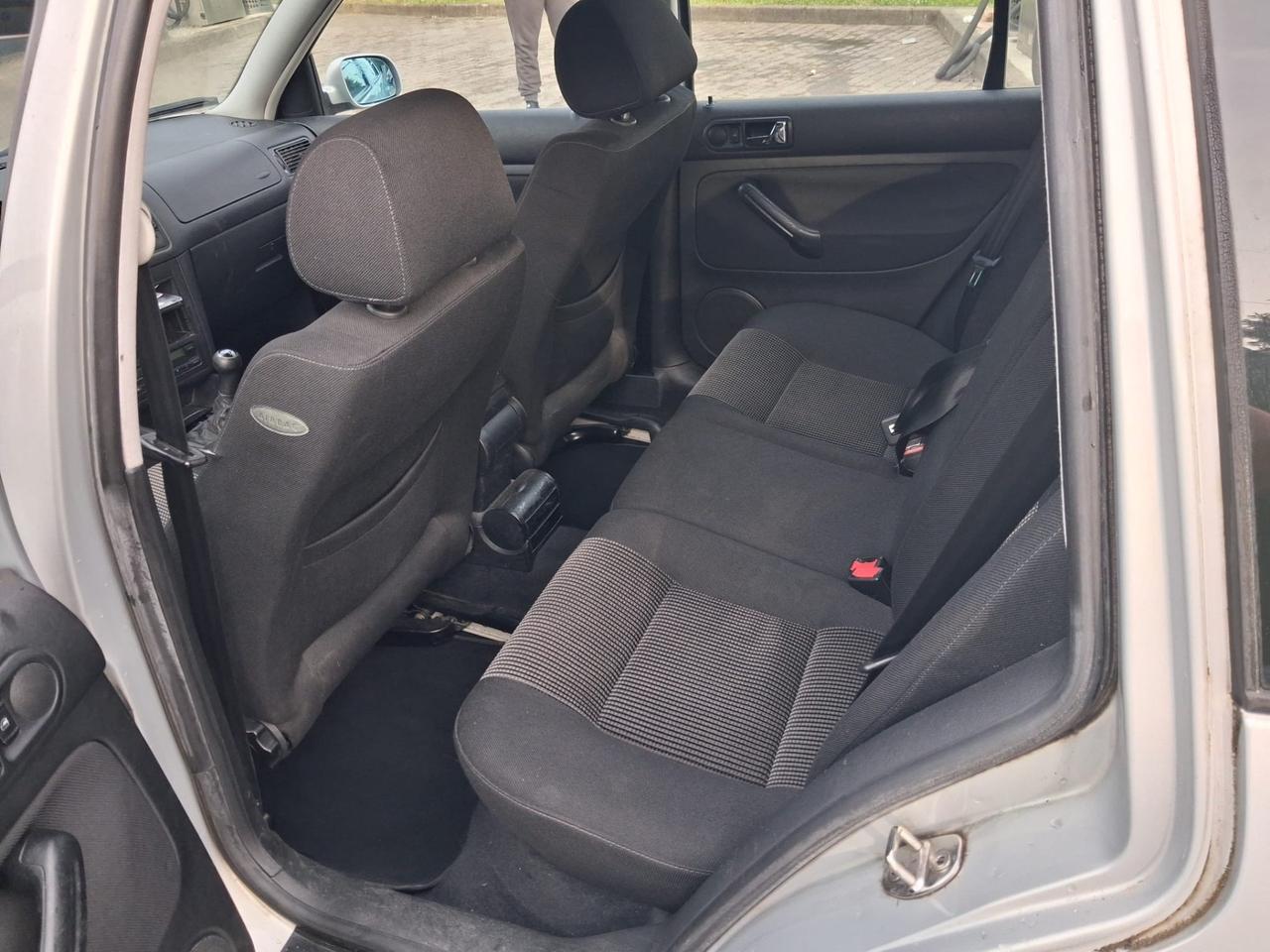 Volkswagen Golf Variant 1.6 16V cat Highline