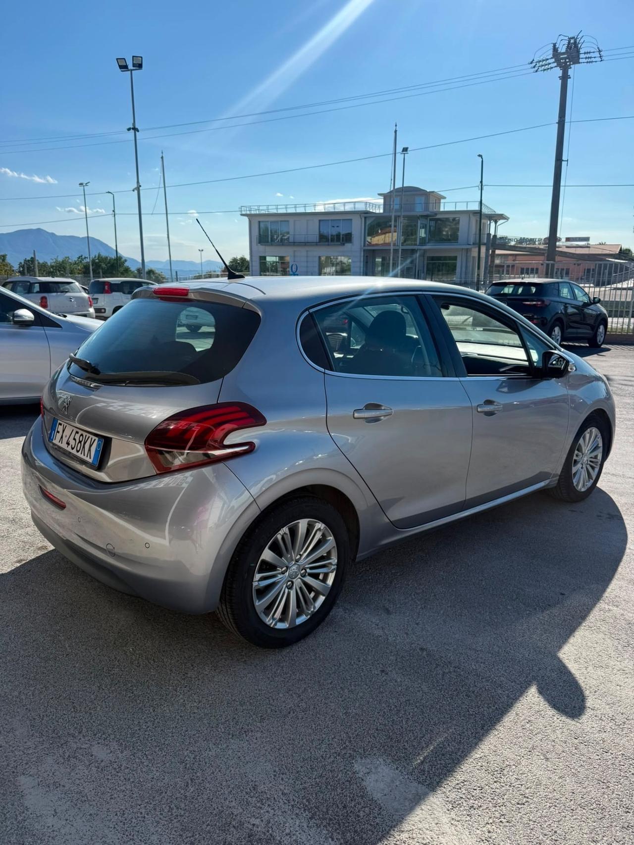 Peugeot 208 BlueHDi 100 S&S 5 porte Allure
