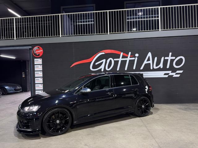 VOLKSWAGEN Golf R RISERVATA