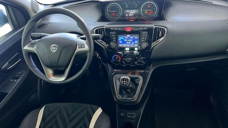 Lancia Ypsilon 5 Porte 1.2 69cv Gold my16 1.2 GOLD 69CV MY16