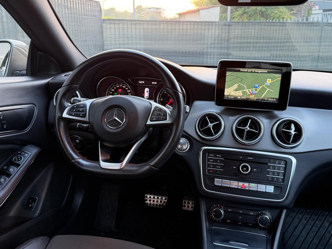 Mercedes-benz CLA 180 180d PREMIUM PACK RETROCAMERA SENSORI PELLE