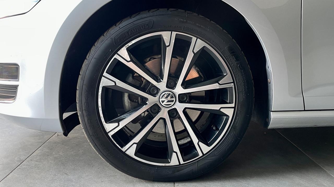 VOLKSWAGEN GOLF 1.6 COMFORT LINE BLUEMOTION TECHNOLOGY TDI 110 CV - FULL LED, NEOPATENTATI