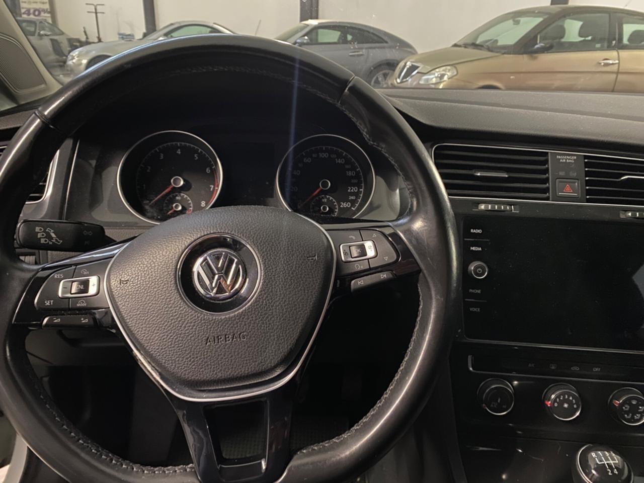 Volkswagen Golf 1.0 TSI 85 CV 5p. Trendline BlueMotion Technology