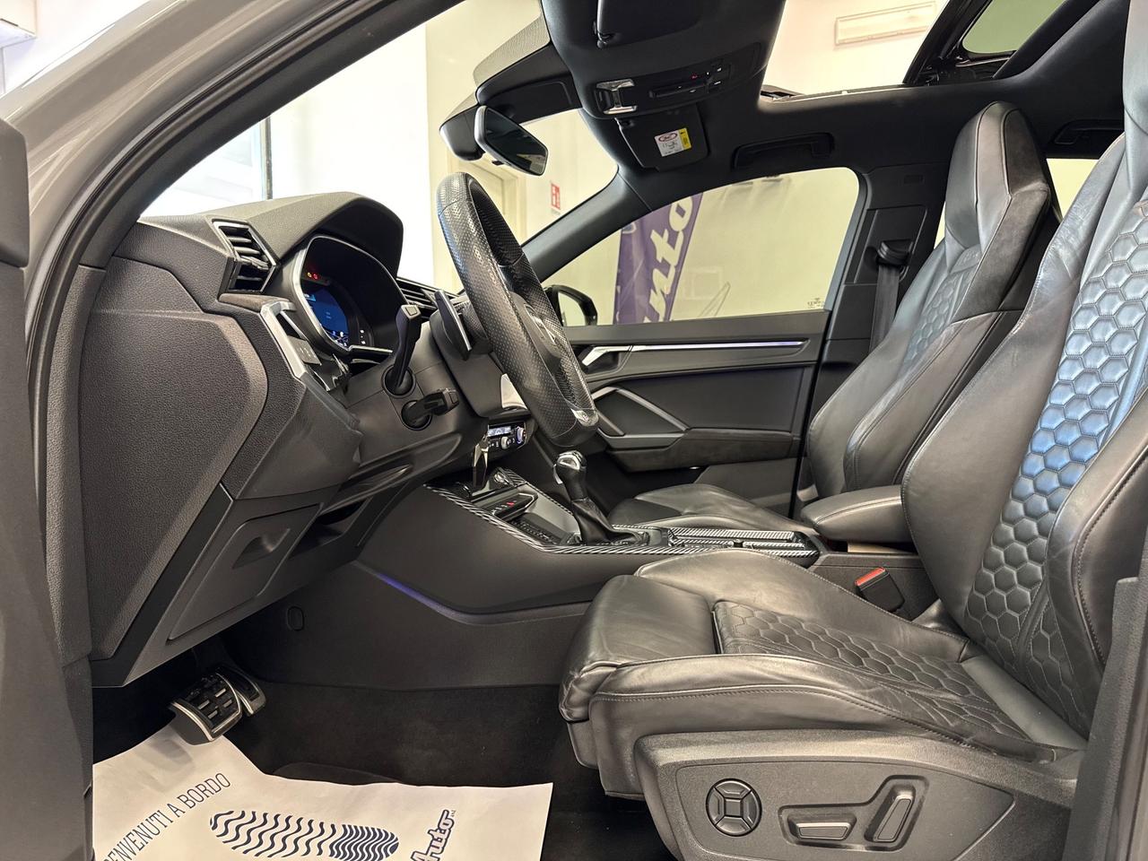 Audi Q3 RS quattro S tronic