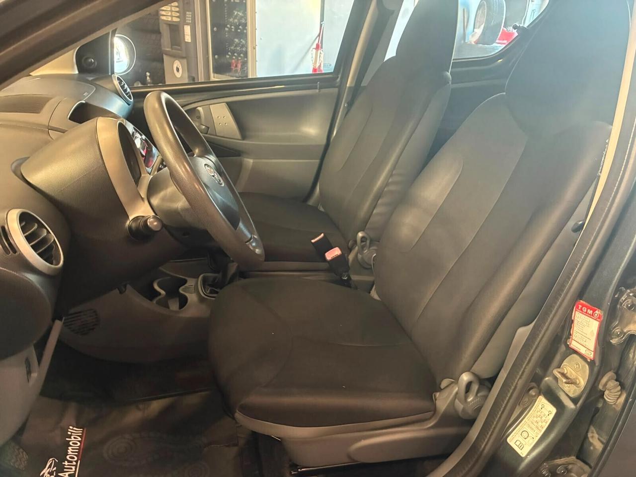 Toyota Aygo 1.0 12V VVT-i 5 porte Sol