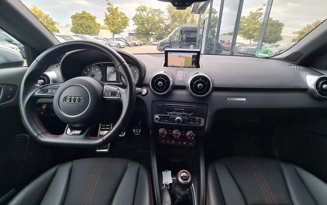 Audi A1 S1 SPB 2.0 TFSI quattro-NAVI