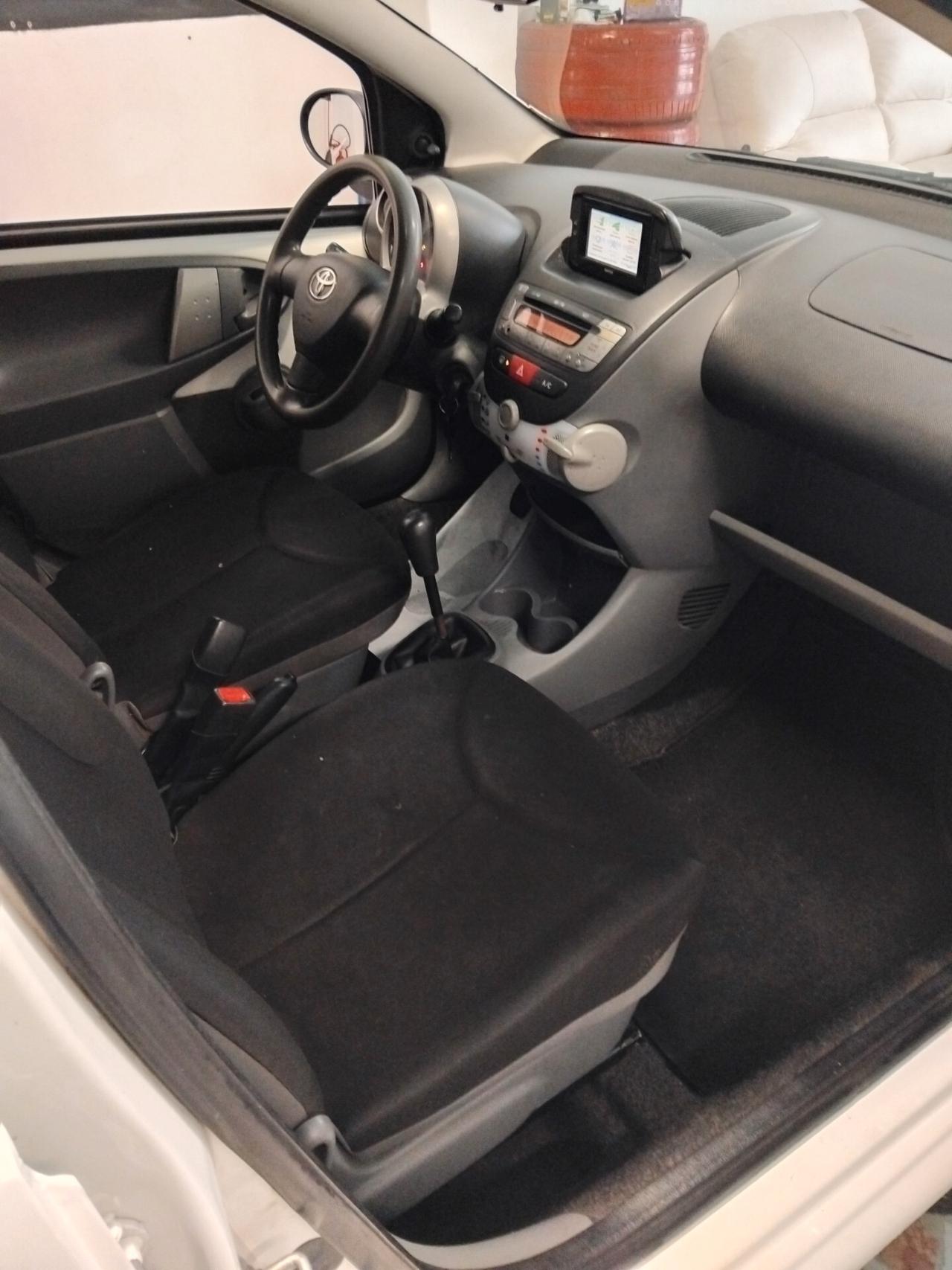 Toyota Aygo 1.0 12V VVT-i 5 porte Deep Ocean Connect