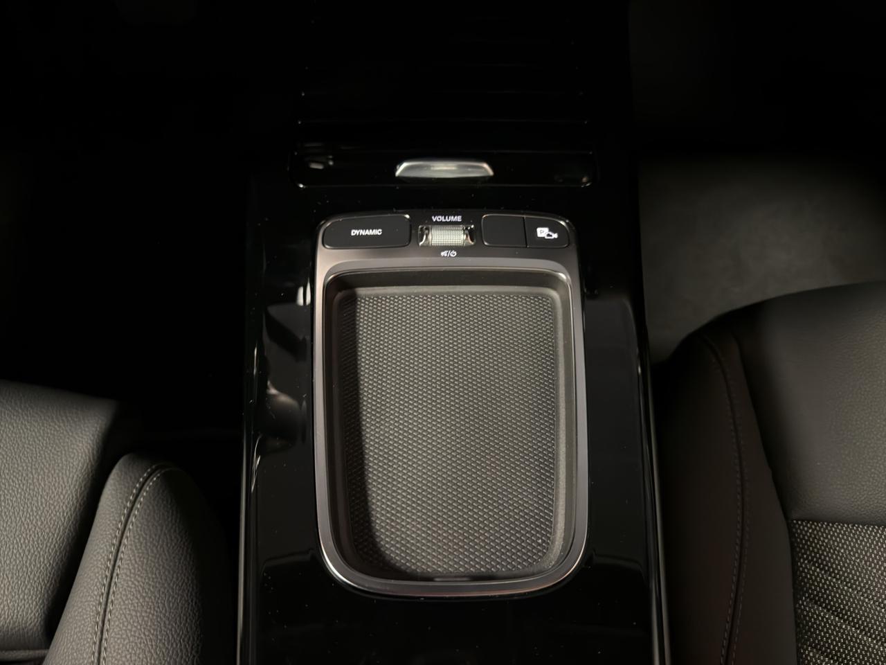 Mercedes A 250 e Plug-In-Hybrid Progressive Advanced Speedshift DCT AMG 8G