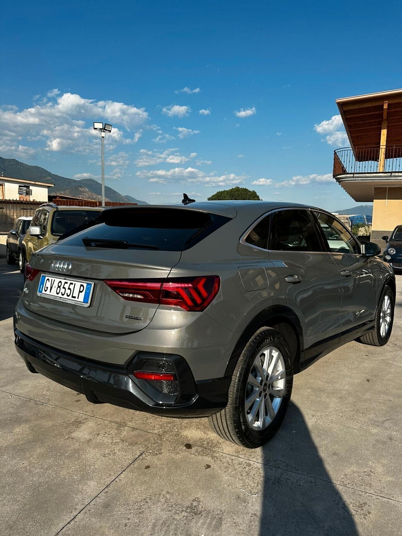 Audi Q3 SPB 40 TFSI quattro S tronic Identity Black