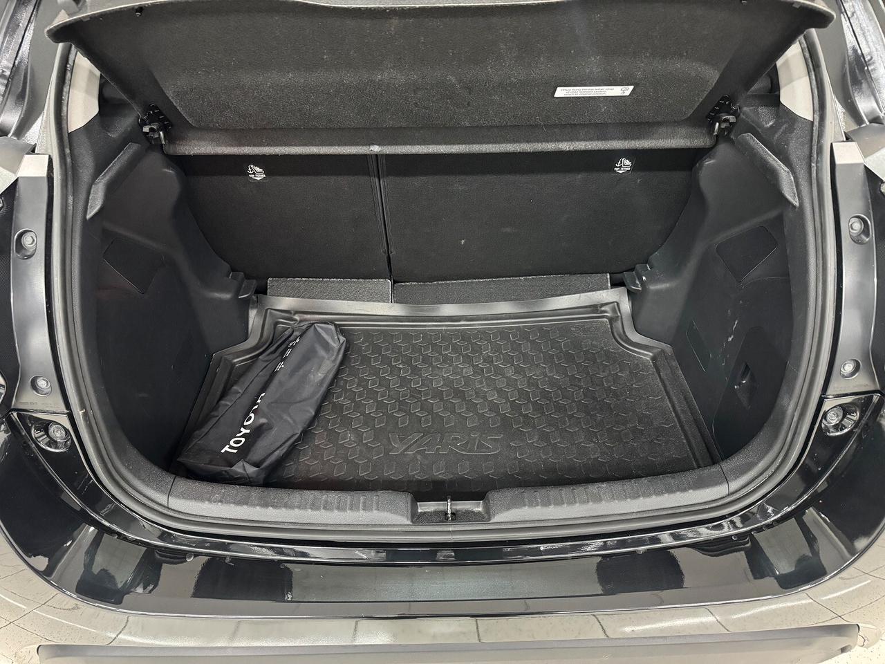 Yaris 1.5 Hybrid Business TELECAMERA PRONTA CONSEGNA