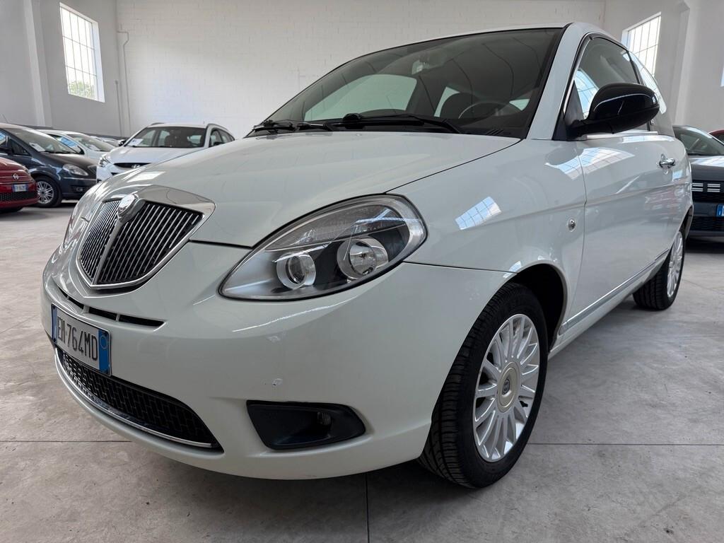 Lancia Ypsilon 1.2 69 CV Unyca