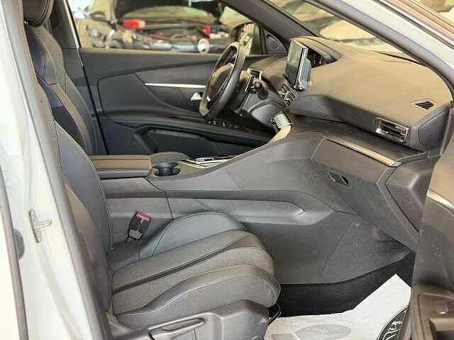 Peugeot 3008 Hybrid 136 e-DCS 6 Allure Pack